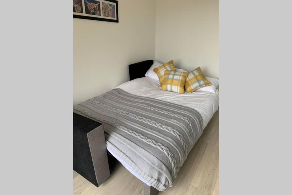 Tomax Garden Cabin Free Parking Inverness Bagian luar foto